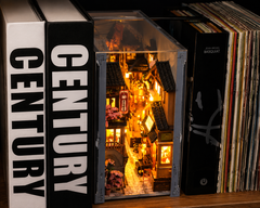 Book Nook Japanse Straat | DIY Miniatuur Huisje Bouwpakket met LED Verlichting – Houten Boekensteun Decoratie voor Boekenkast