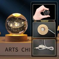 Crystal Ball Nachtlampje | 3D Laser Gegraveerde LED USB Lamp met Houten Basis – Sfeervolle Decoratie & Cadeau
