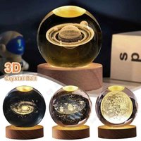 Crystal Ball Nachtlampje | 3D Laser Gegraveerde LED USB Lamp met Houten Basis – Sfeervolle Decoratie & Cadeau
